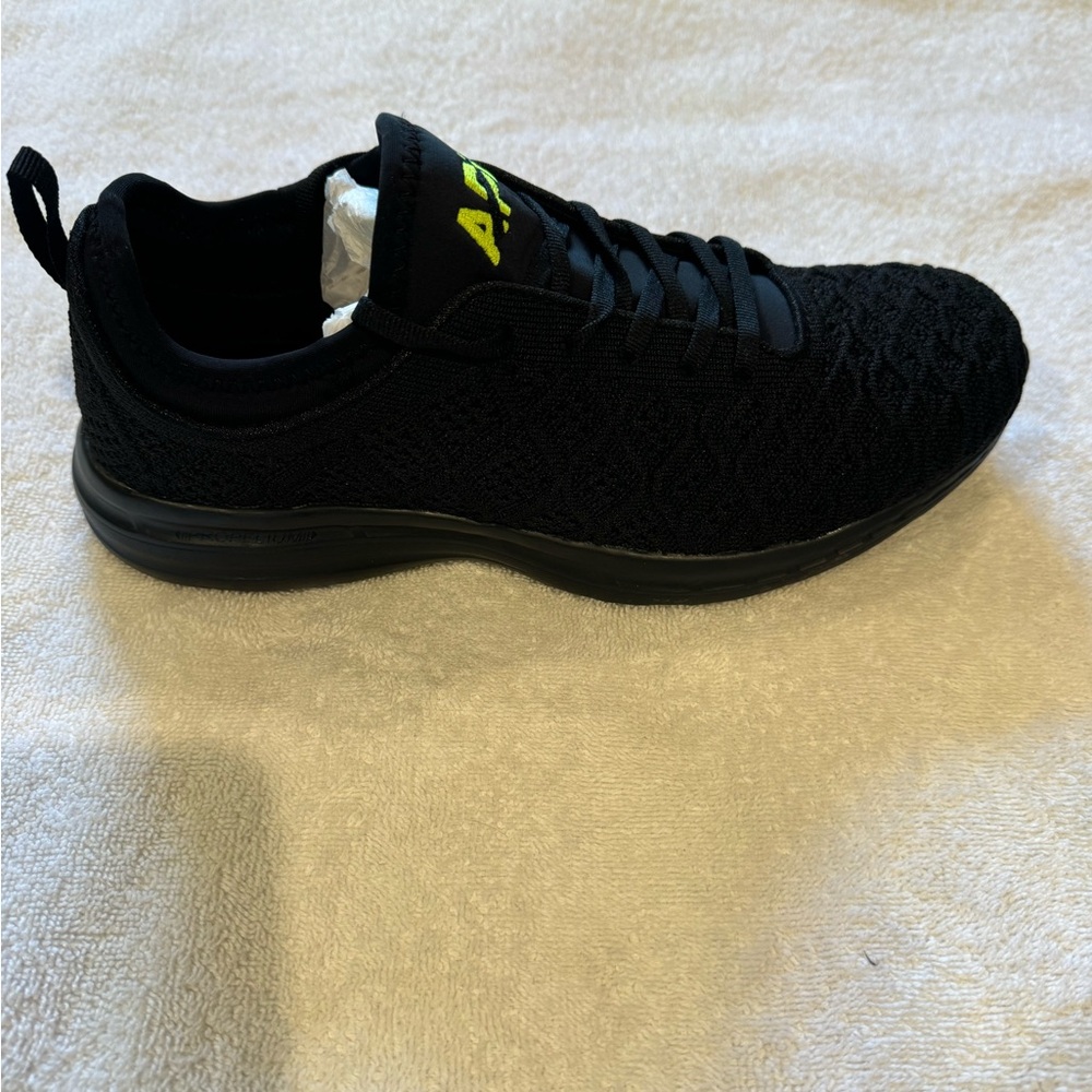 APL teckloom phantom trainers